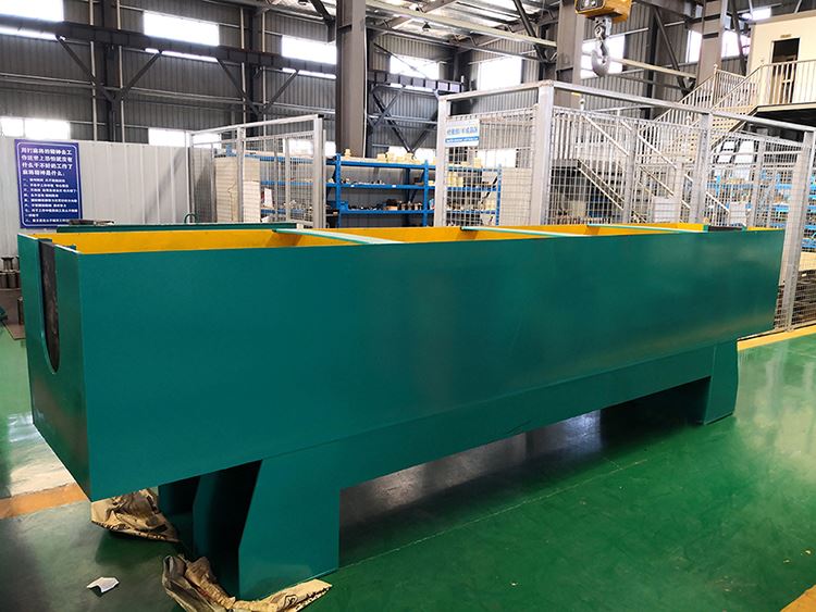Cooling water tank